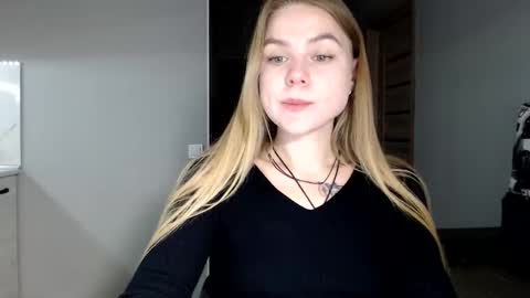 happy_fox_ online show from March 25, 8:59 pm