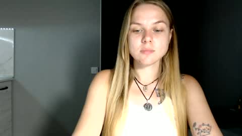 Snapshot of happy_fox_ chatting on June 30, 9:16 pm happy_fox_ online show from June 30, 9:16 pm