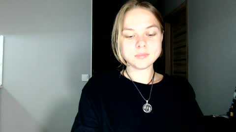 Snapshot of happy_fox_ chatting on July 1, 9:58 pm happy_fox_ online show from July 1, 9:58 pm