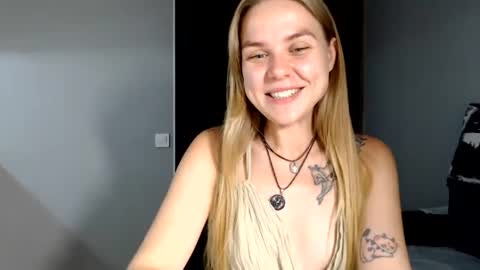 Snapshot of happy_fox_ chatting on July 5, 9:55 pm happy_fox_ online show from July 5, 9:55 pm