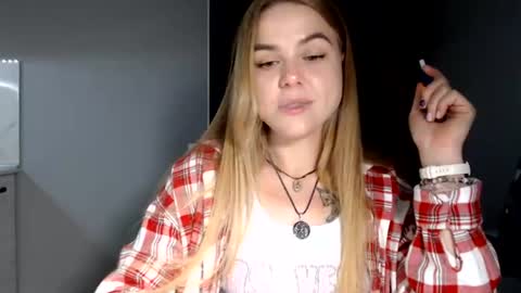 Snapshot of happy_fox_ chatting on July 8, 9:19 pm happy_fox_ online show from July 8, 9:19 pm