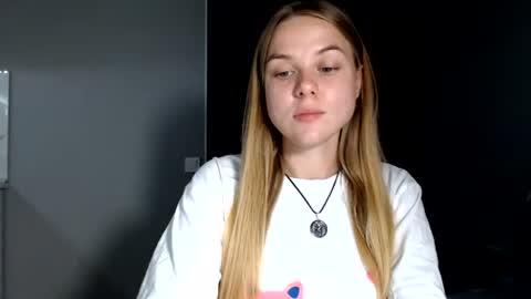 Snapshot of happy_fox_ chatting on July 12, 8:33 pm happy_fox_ online show from July 12, 8:33 pm