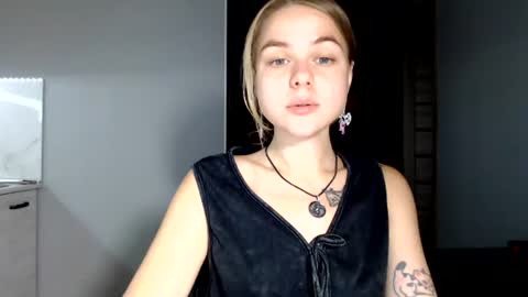 Snapshot of happy_fox_ chatting on July 20, 9:17 pm happy_fox_ online show from July 20, 9:17 pm
