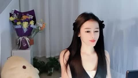 Daisy online show from April 13, 2:22 pm