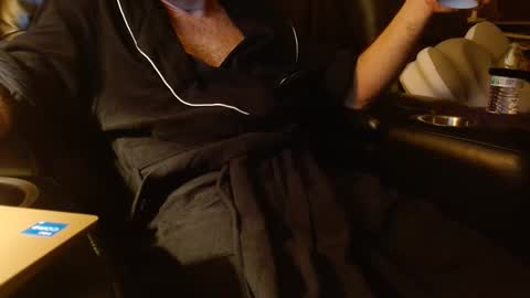 Jhonassmann12 online show from January 6, 8:35 am