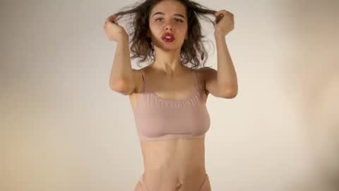 Evy  online show from April 8, 11:59 pm