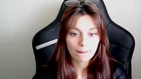 Snapshot of happyspirit_play chatting on January 14, 10:32 am Vanellope online show from January 14, 10:32 am