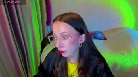 Stephanie online show from December 14, 5:29 pm