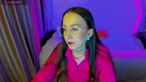 Stephanie online show from February 14, 8:05 pm