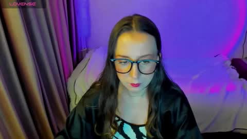 Stephanie online show from March 1, 7:27 pm