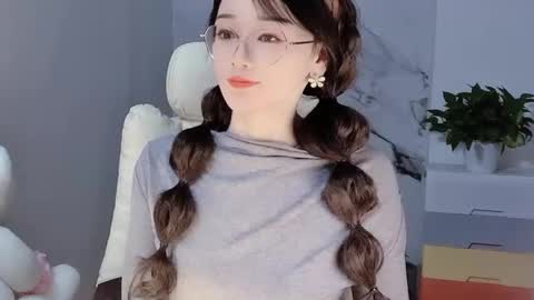 Snapshot of happysweetie168 chatting on December 13, 6:10 am Daisy online show from December 13, 6:10 am