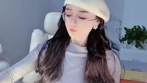 Snapshot of happysweetie168 chatting on December 22, 4:06 am Daisy online show from December 22, 4:06 am