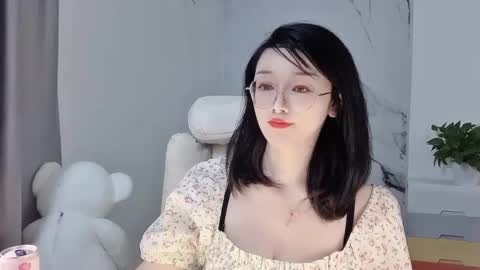 Snapshot of happysweetie168 chatting on March 2, 4:28 am Daisy online show from March 2, 4:28 am