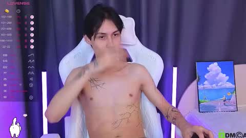 Mark online show from November 21, 8:18 pm