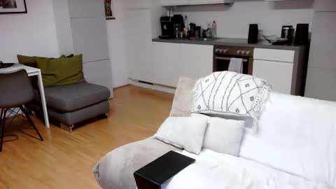 Chris online show from December 15, 1:32 am