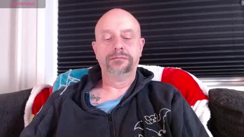 Snapshot of hardmrlazy chatting on January 8, 6:41 pm MrLazy online show from January 8, 6:41 pm