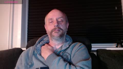 Snapshot of hardmrlazy chatting on March 2, 6:40 pm MrLazy online show from March 2, 6:40 pm