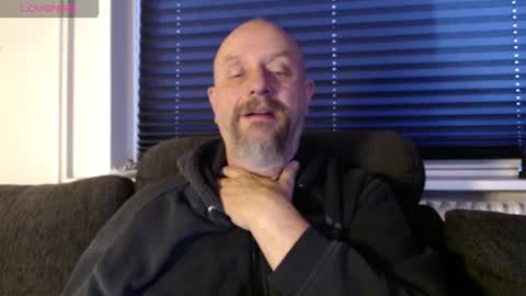 Snapshot of hardmrlazy chatting on October 26, 7:03 am MrLazy online show from October 26, 7:03 am