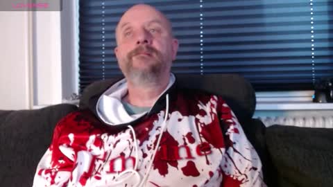 Snapshot of hardmrlazy chatting on November 12, 11:32 am MrLazy online show from November 12, 11:32 am