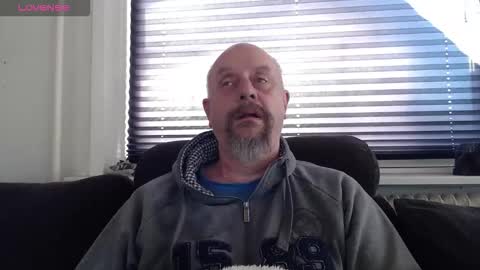 Snapshot of hardmrlazy chatting on November 21, 9:52 am MrLazy online show from November 21, 9:52 am