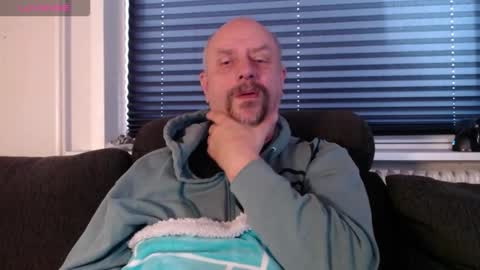 Snapshot of hardmrlazy chatting on November 25, 10:48 am MrLazy online show from November 25, 10:48 am