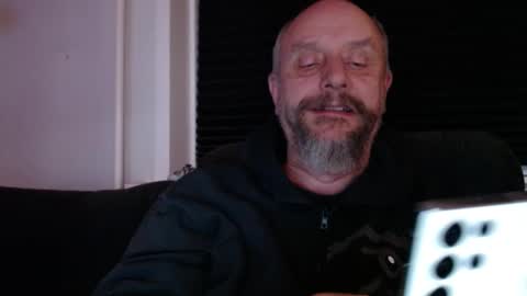 Snapshot of hardmrlazy chatting on December 13, 8:25 pm MrLazy online show from December 13, 8:25 pm