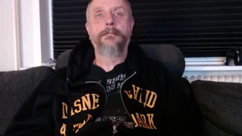 Snapshot of hardmrlazy chatting on December 16, 6:02 pm MrLazy online show from December 16, 6:02 pm