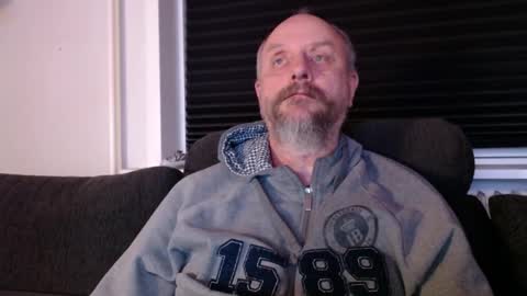 Snapshot of hardmrlazy chatting on December 20, 6:15 pm MrLazy online show from December 20, 6:15 pm