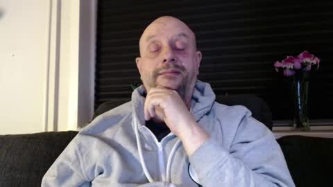 Snapshot of hardmrlazy chatting on January 10, 1:51 am MrLazy online show from January 10, 1:51 am