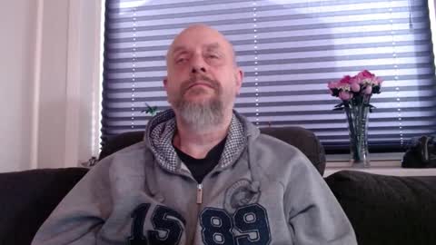 Snapshot of hardmrlazy chatting on January 17, 11:59 am MrLazy online show from January 17, 11:59 am