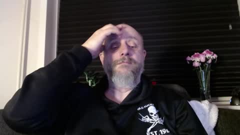 Snapshot of hardmrlazy chatting on February 2, 6:28 pm MrLazy online show from February 2, 6:28 pm