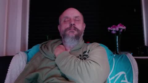 Snapshot of hardmrlazy chatting on February 9, 6:34 pm MrLazy online show from February 9, 6:34 pm