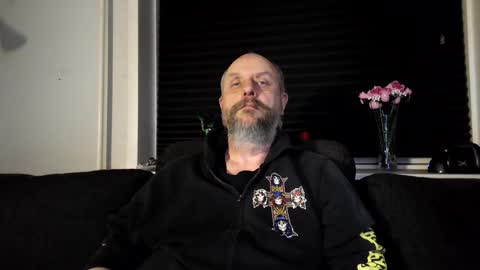 Snapshot of hardmrlazy chatting on February 24, 7:01 pm MrLazy online show from February 24, 7:01 pm