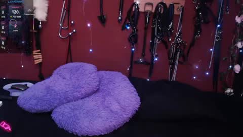 greta online show from June 10, 9:03 pm