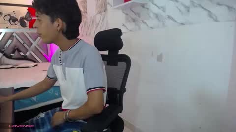 Andres Dean online show from February 28, 9:38 pm