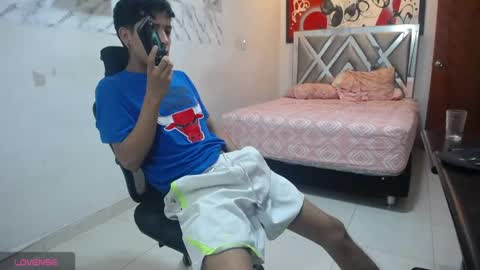 Snapshot of hardsexlove08 chatting on May 29, 9:13 pm Andres Dean online show from May 29, 9:13 pm