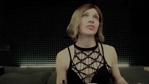 Miss Hardy online show from March 1, 4:36 am