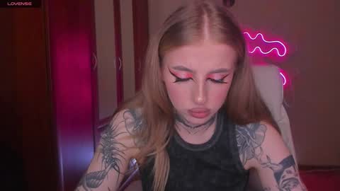 Snapshot of harley_kimm chatting on December 8, 5:50 am Julia online show from December 8, 5:50 am