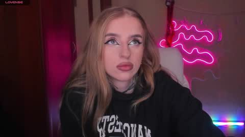 Snapshot of harley_kimm chatting on January 3, 5:28 am Julia online show from January 3, 5:28 am