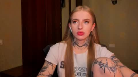 Snapshot of harley_kimm chatting on September 15, 5:29 am Julia online show from September 15, 5:29 am