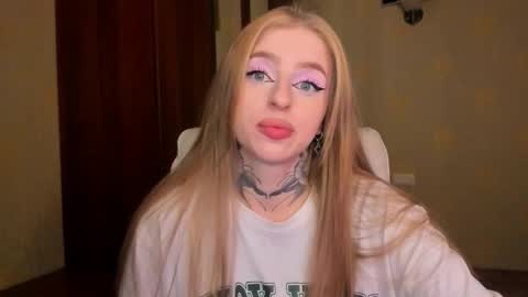 Snapshot of harley_kimm chatting on September 25, 5:44 am Julia online show from September 25, 5:44 am