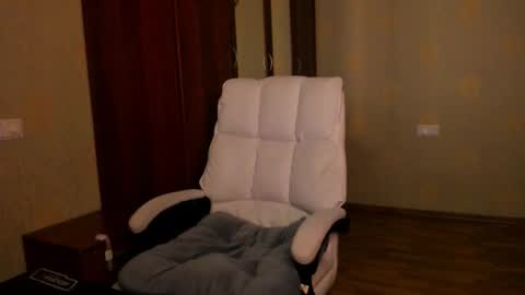 Snapshot of harley_kimm chatting on November 13, 5:39 am Julia online show from November 13, 5:39 am