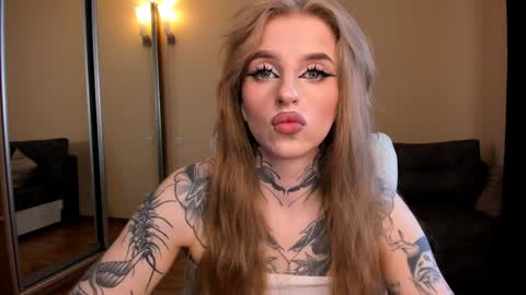 Julia online show from April 10, 5:34 am