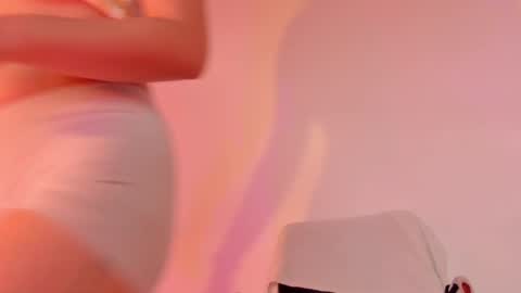 Annie online show from December 19, 9:07 am