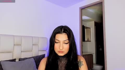 Snapshot of harley_sweett chatting on December 14, 1:39 am online show from December 14, 1:39 am