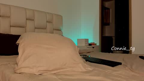 Snapshot of harley_sweett chatting on January 22, 3:52 am online show from January 22, 3:52 am