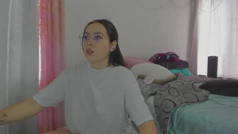 Snapshot of harleynapier chatting on May 3, 2:01 pm Natii online show from May 3, 2:01 pm