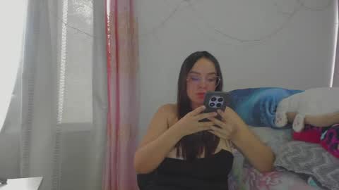 Snapshot of harleynapier chatting on June 2, 9:39 pm Natii online show from June 2, 9:39 pm