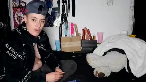 Snapshot of harly_jocker chatting on December 6, 2:46 am online show from December 6, 2:46 am