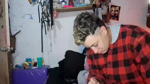 Snapshot of harly_jocker chatting on February 8, 3:00 pm online show from February 8, 3:00 pm